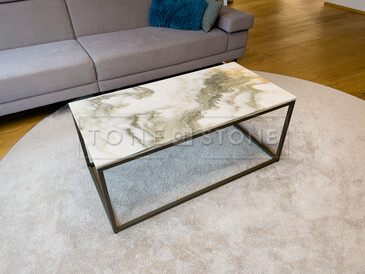 Konferenční stůl z mramoru Calacatta Extra. Zakázková výroba TONE OF STONE.