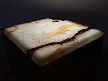 Podsvícený konferenční stolek z onyxu Onice Verde Podsvícený konferenční stolek z onyxu Onice Verde