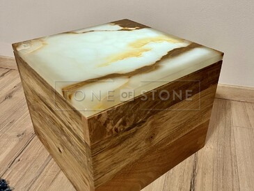 Onyxový stůl z kamene Onice Verde