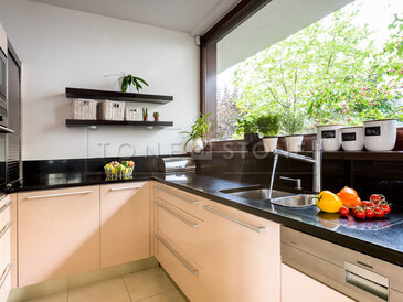 Katalog umělých kamenů - Brilliant Black