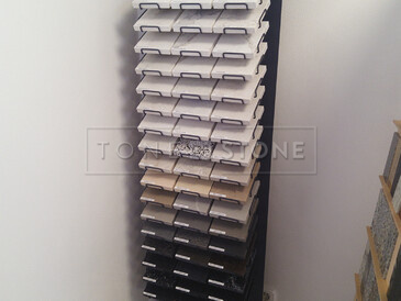 Na prodejně TONE OF STONE je k vidění rozsáhlý vzorník