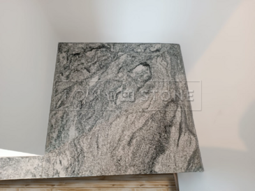 Žulové obložení krbu kamenem Viscount White.