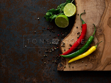 Při zpracování a krájení potravin použijte krájecí podložku