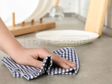 K odstranění drobných nečistot stačí obyčejný hadr. K odstranění drobných nečistot stačí obyčejný hadr.