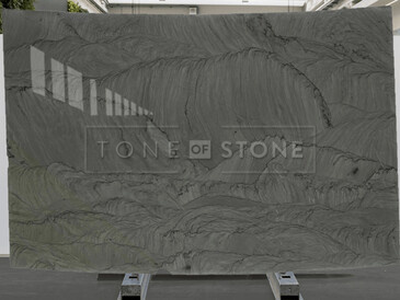 Pohled na celou desku kvarcitu Double Grey