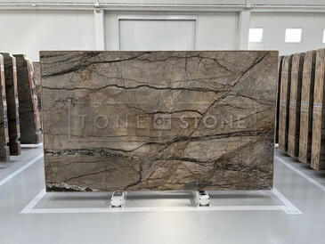 Deska přírodního mramoru Eldorado. Zakázkové kamenictví TONE OF STONE Deska přírodního mramoru Eldorado. Zakázkové kamenictví TONE OF STONE