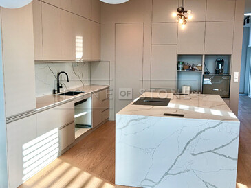 Kamenná kuchyňská deska z umělého kamene Technistone Crystal Calacatta Silva