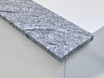 Detail okenního parapetu Viscount White. Detail okenního parapetu Viscount White.