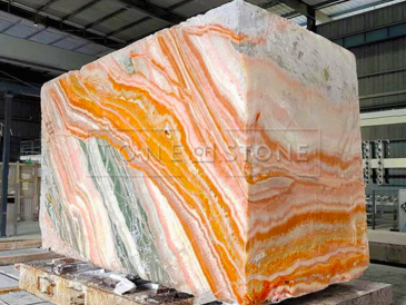 Blok přírodního onyxu Onice Van Gogh.