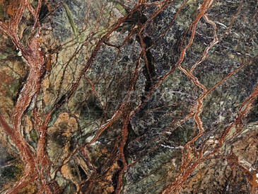 Detail kresby mramoru Rain Forest Green. Zakázkové kamenictví TONE OF STONE. Detail kresby mramoru Rain Forest Green. Zakázkové kamenictví TONE OF STONE.