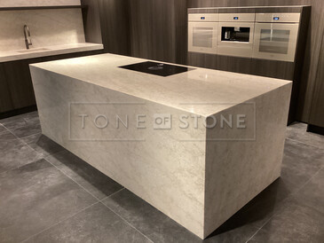 Kuchyňský ostrůvek z kamene Technistone Glencoe