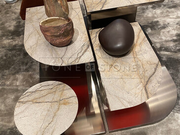 Designový konferenční stůl z mramoru Eldorado s kartáčovaným povrchem. Designový konferenční stůl z mramoru Eldorado s kartáčovaným povrchem.