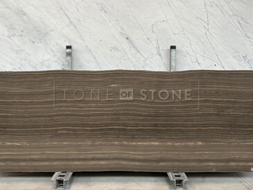 Mramorová deska plná jemných zemitých tóny Eramosa Grecale Brown je ideální pro interiérový design Mramorová deska plná jemných zemitých tóny Eramosa Grecale Brown je ideální pro interiérový design