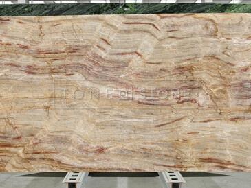 Kvarcitová deska Nacarado plná zemitých tóny je skvělou volbou pro interiérové i exteriérové realizace v moderních a nadčasových projektech Kvarcitová deska Nacarado plná zemitých tóny je skvělou volbou pro interiérové i exteriérové realizace v moderních a nadčasových projektech