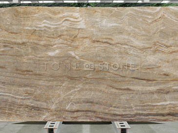 Nadčasová elegance plná zemitých odstínů, která se neokouká, to je brazilský kvarcit Nacarado Nadčasová elegance plná zemitých odstínů, která se neokouká, to je brazilský kvarcit Nacarado