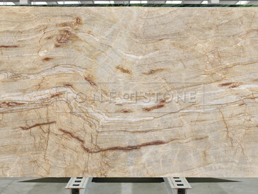 Nacarado je přírodní kvarcit v zemitých odstínech od pískové, béžové, krémové po kontrstní vínové žilkování Nacarado je přírodní kvarcit v zemitých odstínech od pískové, béžové, krémové po kontrstní vínové žilkování