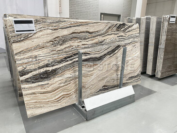 Travertino Jurassico v zemitém odstínu s kontrastní kresbou