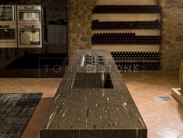 Vizualizace kamenné pracovní desky z hnědého kvarcitu Brown Silk Vizualizace kamenné pracovní desky z hnědého kvarcitu Brown Silk