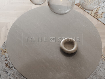 Kamenný stůl z umělého kamene Technistone Duna Beige v šedo béžovém zbarvení