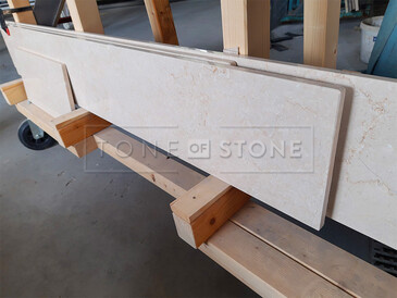 Mramorové parapety z přírodního kamene Botticino Classico skvěle doplní každý interiér