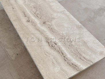 Kartáčovaný krémový travertin Travertino Romano Classico