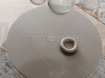 Použití kamene Technistone Duna Beige na desku stolu. Použití kamene Technistone Duna Beige na desku stolu.