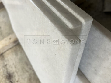 Kamenné parapety z bílého mramoru White Salt