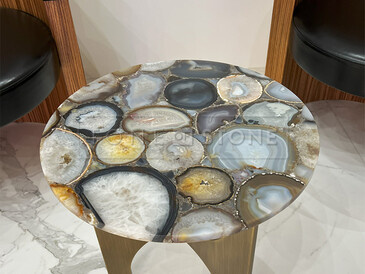 Kamenný konferenční stolek s deskou z achátu