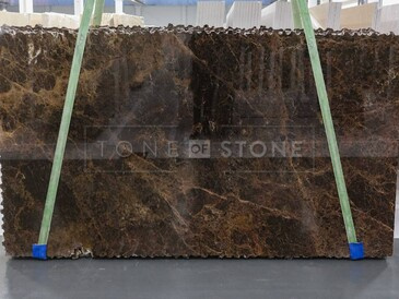 Hnědá kamenná deska mramoru Emperador Brown s lesklým povrchem 