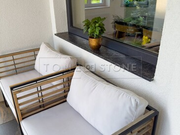 Venkovní parapet z kamene Steel Grey v šedém odstínu