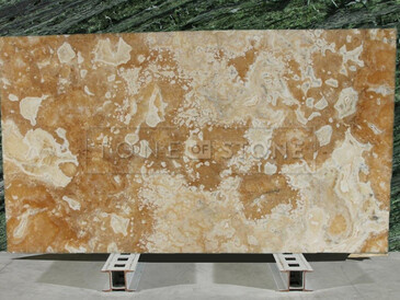 Onyxová deska Onice Miele v medovém odstínu a možností prosvícení Onyxová deska Onice Miele v medovém odstínu a možností prosvícení