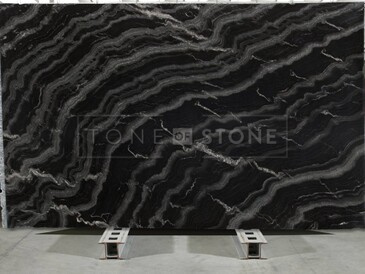 Černá kamenná deska žuly Agata Black s výraznou kresbou