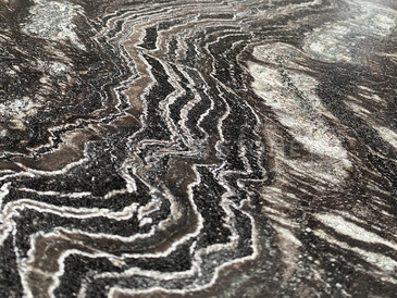 Černá žula Agata Black s kontrastní kresbou a matným povrchem