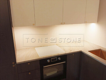 Krémová kuchyňská deska z přírodního kamene Sky Gold Krémová kuchyňská deska z přírodního kamene Sky Gold