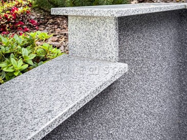 Kamenná přikrývka venkovního schodiště z šedé žuly Padang Crystal Kamenná přikrývka venkovního schodiště z šedé žuly Padang Crystal