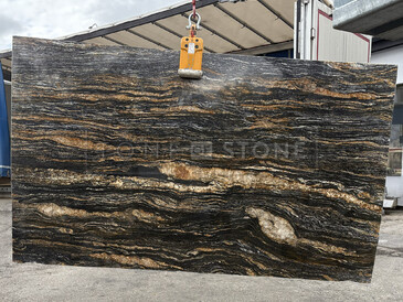 Kamenná deska černé žuly Magma Black se zlatým žilkováním Kamenná deska černé žuly Magma Black se zlatým žilkováním