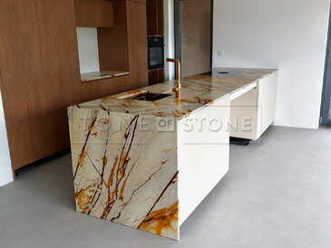 Kliknutím zvětšíte Kamenná kuchyňská deska z kvarcitu Roma Imperiale