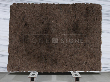 Kamenná deska žuly Labrador Antique (Lundhs Antique) v zemitých tónech Kamenná deska žuly Labrador Antique (Lundhs Antique) v zemitých tónech