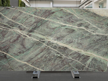 Kamenná deska z kvarcitu Vesuvio v zelené barvě Kamenná deska z kvarcitu Vesuvio v zelené barvě