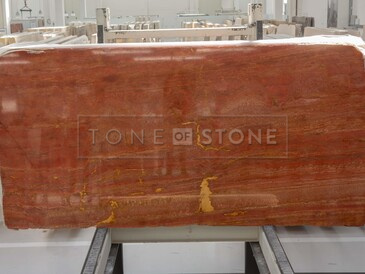 Kamenn&aacute; deska travertinu Travertino Rosso