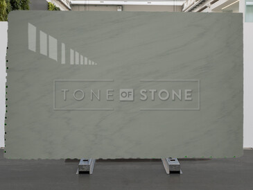 &Scaron;ed&aacute; kamenn&aacute; deska př&iacute;rodn&iacute;ho kamene Quarzite Grey 