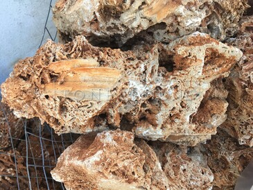 Lámaný kámen béžovohnědý