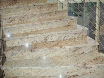 Obklad schodiště z přírodního kamene, žula Shivakashi