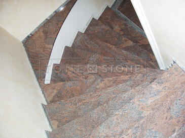 Obklad schodů z přírodního kamene - žula Obklad schodů z přírodního kamene - žula