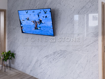 Obklad stěny z mramoru Bianco Carrara, kamenictví Tone Of Stone, zakázka na míru Obklad stěny z mramoru Bianco Carrara, kamenictví Tone Of Stone, zakázka na míru