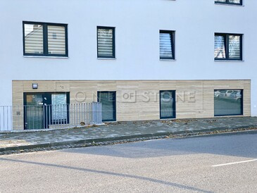 Obložení fasády přírodním kamenem - travertin, zakázková výroba TONE OF STONE  Obložení fasády přírodním kamenem - travertin, zakázková výroba TONE OF STONE