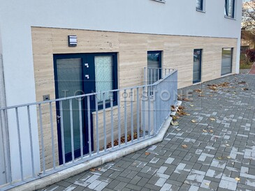 Obložení fasády přírodním kamenem - travertin, zakázková výroba TONE OF STONE