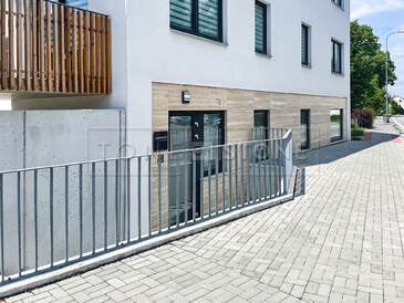 Obložení fasády přírodním kamenem - travertin, zakázková výroba TONE OF STONE