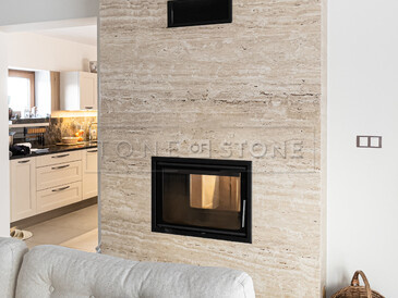 Travertinový krb - obložení přírodním kamenem. Zakázková výroba kamenictví TONE OF STONE. Travertinový krb - obložení přírodním kamenem. Zakázková výroba kamenictví TONE OF STONE.