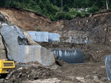 Těžba černé žuly FOGGY BLACK